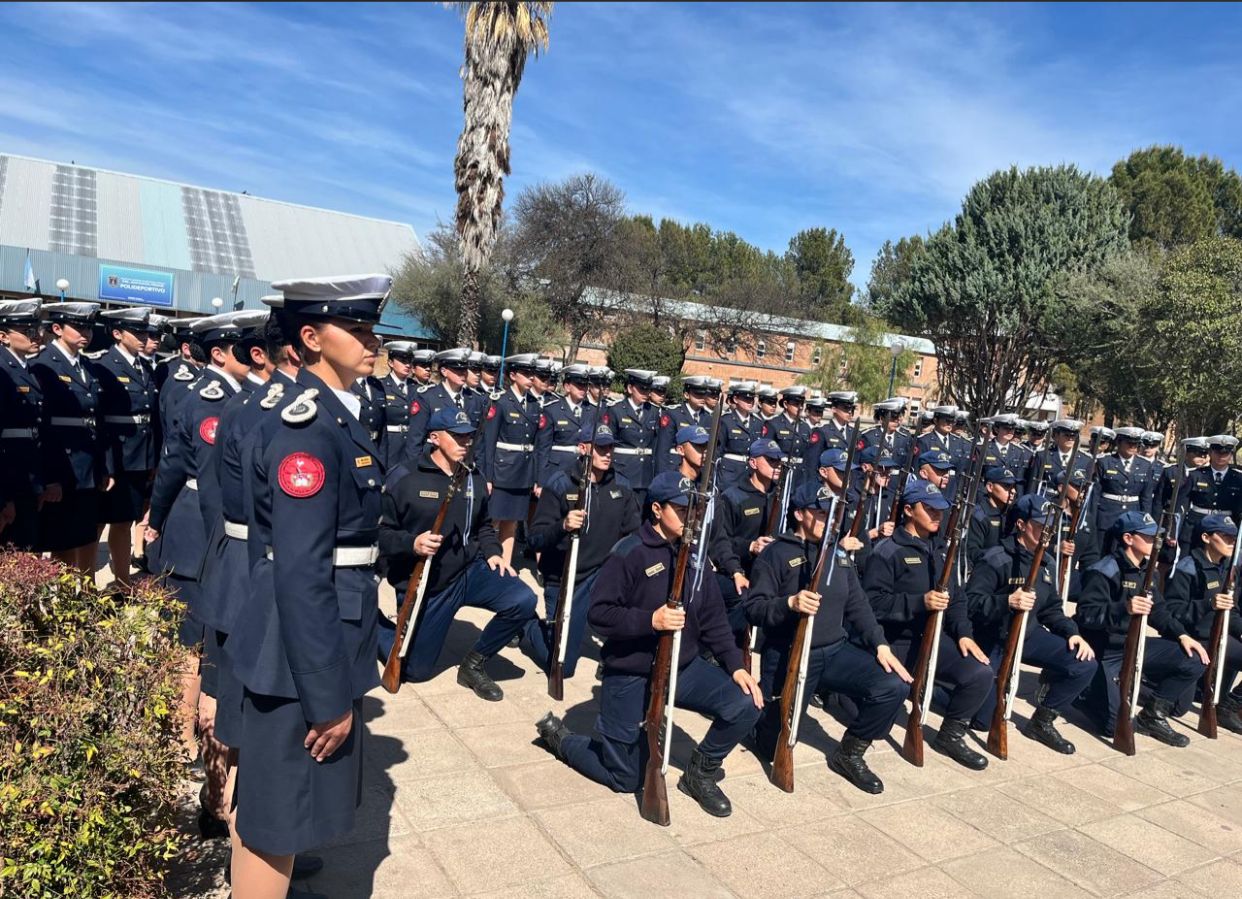 Aspirantes a agentes de Policía realizan viaje socio-cultural en San Luis